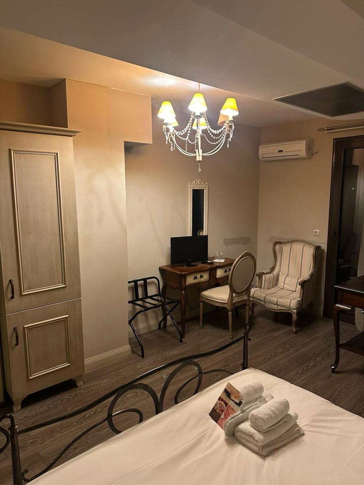 Melies Boutique Hotel Loutraki  Exterior photo